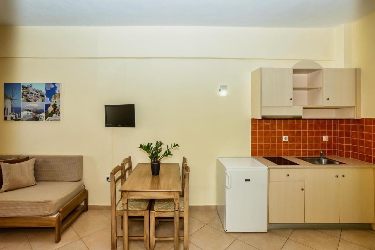 Daisy Hotel Apartments レティムノ エクステリア 写真
